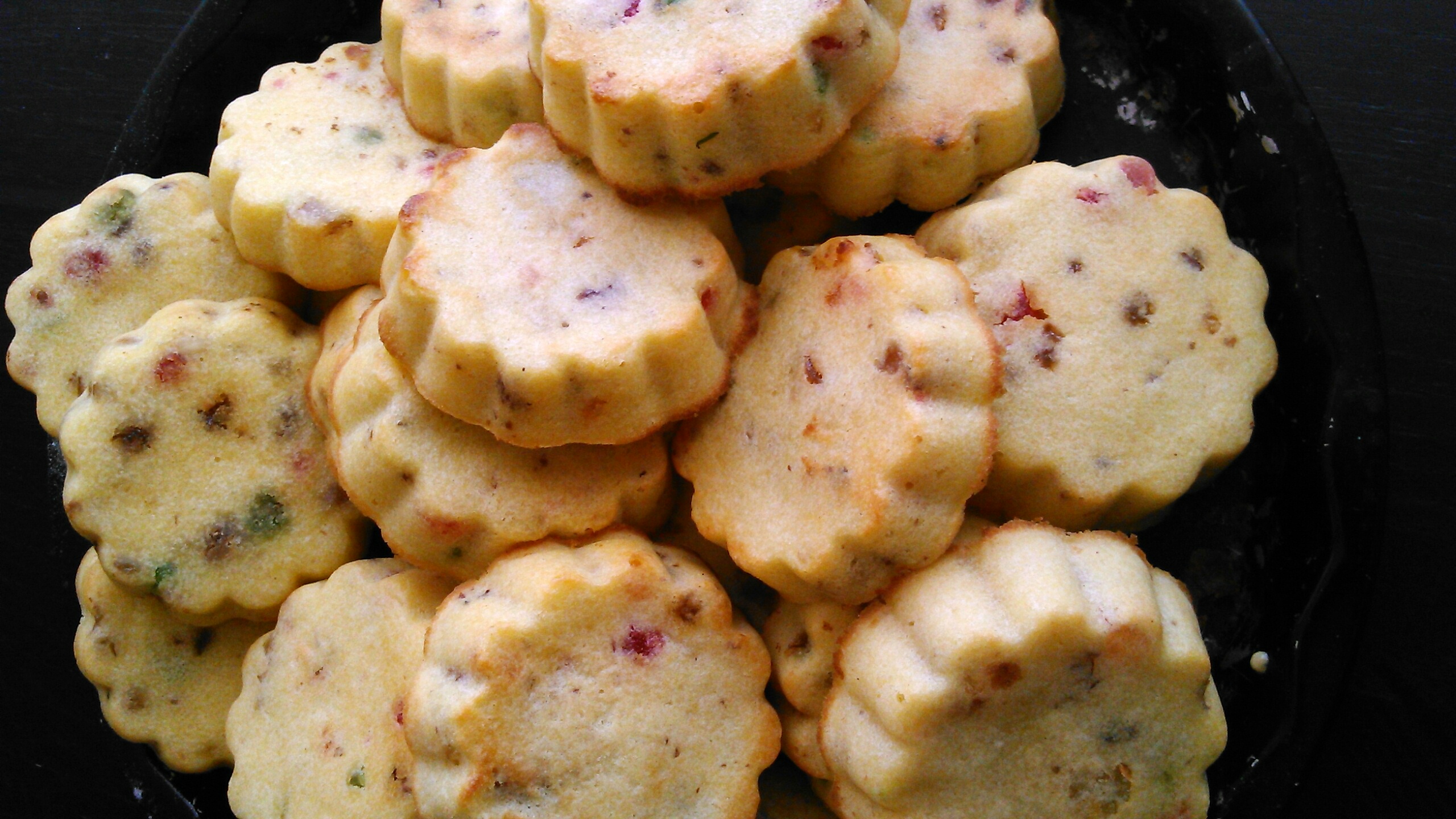 Кексики на сыворотке с цукатами