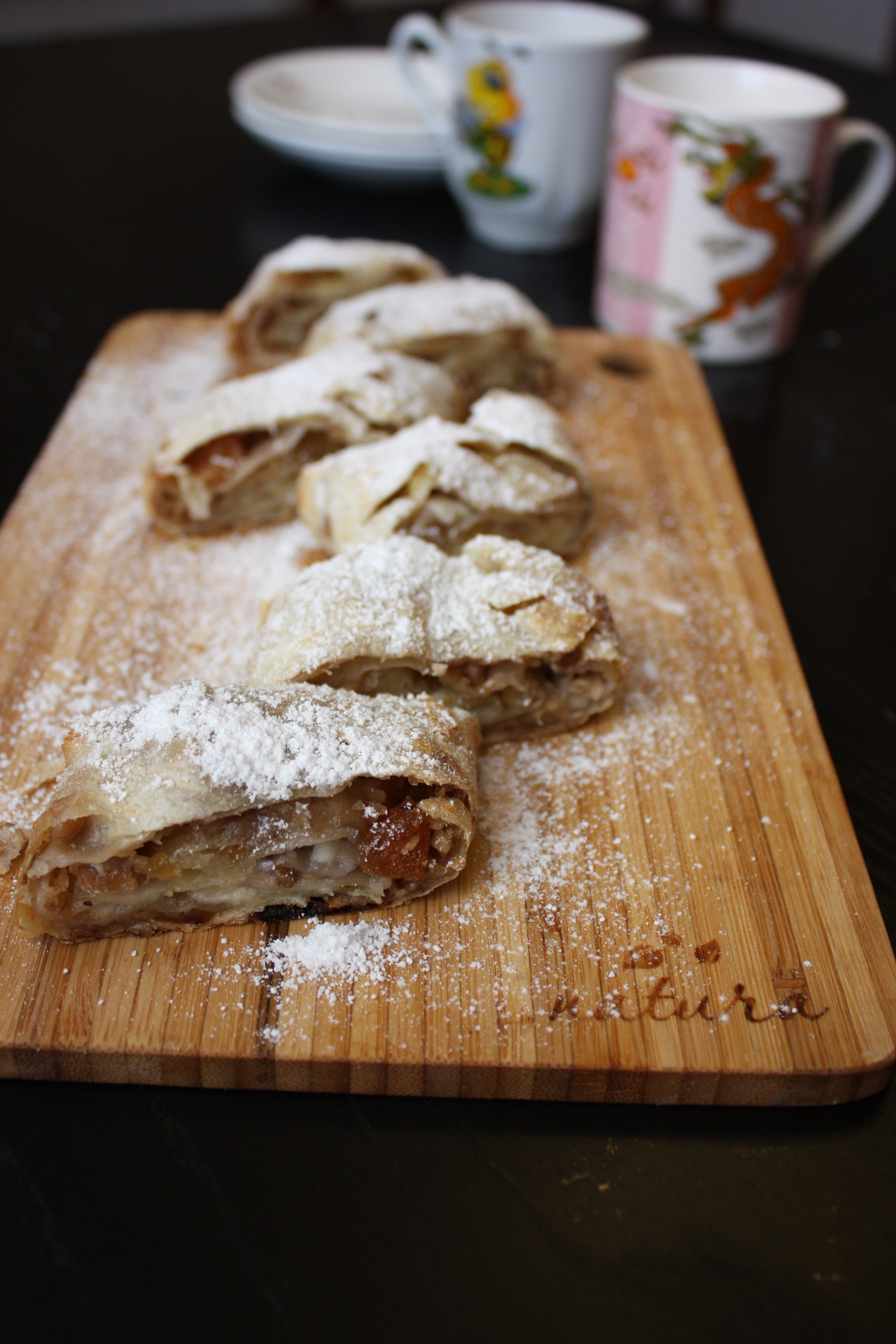 Мини-Штрудель с орехами и творогом